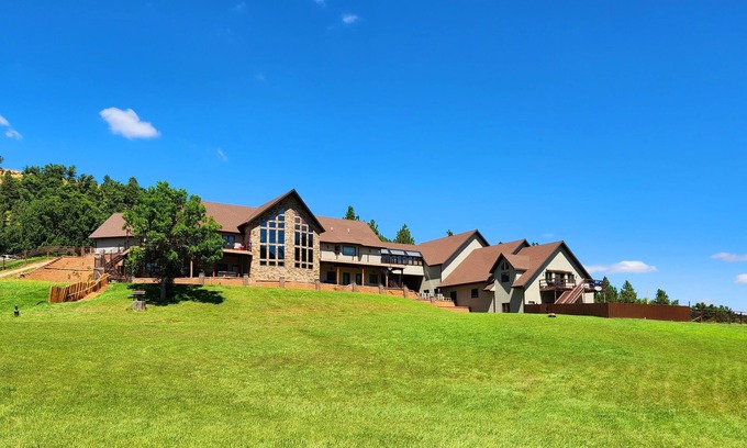 Deadwood Casa | Enormous Rally Rental - Custom Estate off paved Road w/ Extra Motorcycle Parking