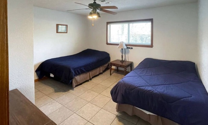 Lakeview Casa | Ensuring a Very Comfortable & Memorable Stay, Near Bull Shoals Dam, Parking