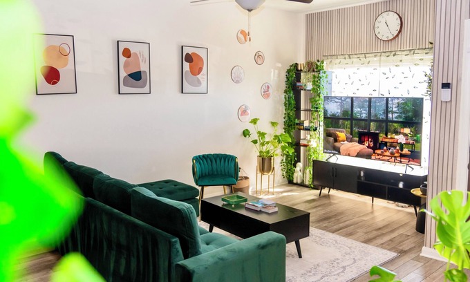 Kyle Casa | Entire 5B Boho house with game area & workspace, central to popular locations!
