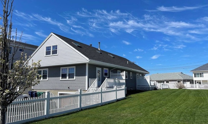 Seabrook Casa | Entire Beach House |Lawn | Steps to the Beach