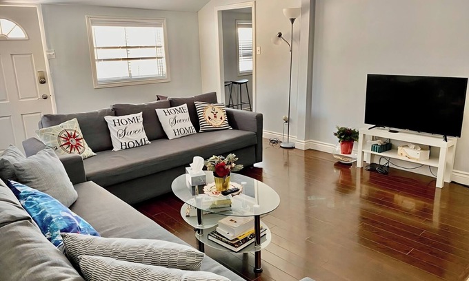 Wasaga Beach Casa | Entire Bungalow in Wasaga Beach ⛱️