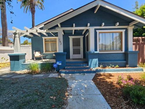 Eastside Casa | Entire home in Historic Long Beach close to shops