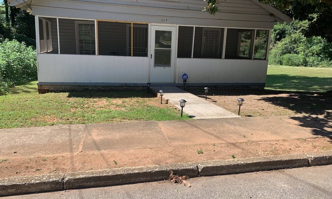 College Park Casa | Entire Home Near By Golf Course⛳️Steps frm Dwntown College Park 3mins Atl Airport