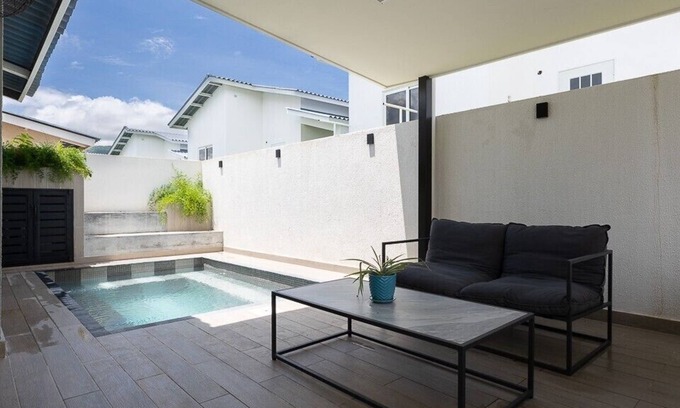 Tumba Vieja Casa | La búsqueda de la casa de playa perfecta en Playa Dorada ha terminado