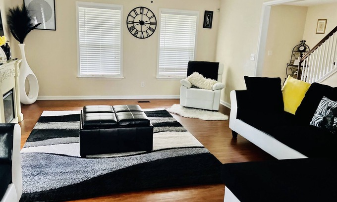 Portsmouth Casa | Entire house: Clean & spacious house 4 the family.