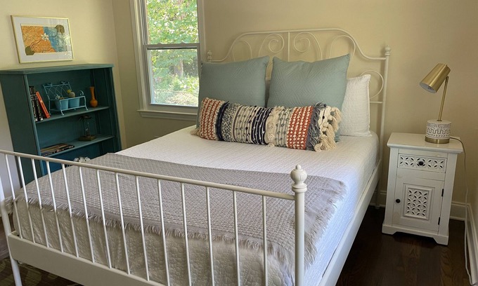 Tucker Casa | Entire house- Cozy escape in the Heart of Tucker