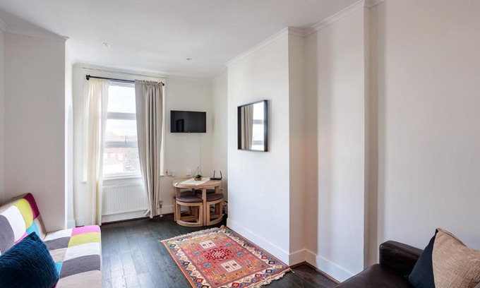 Harlesden Apartamento | Entire luxurious flat sleeps 4 persons
