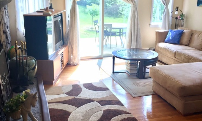 Wellesley Casa | Habitación privada - 2 camas - ¡Casa tranquila cerca de Wellesley College!