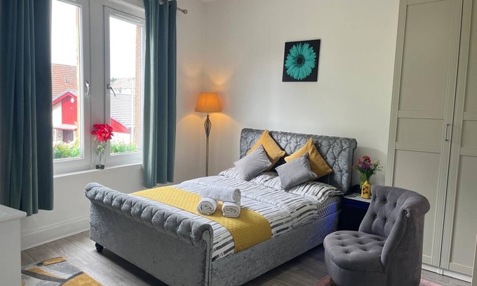 Kelty Apartamento | Entire Pet Friendly Apartment- Self Check In/Out