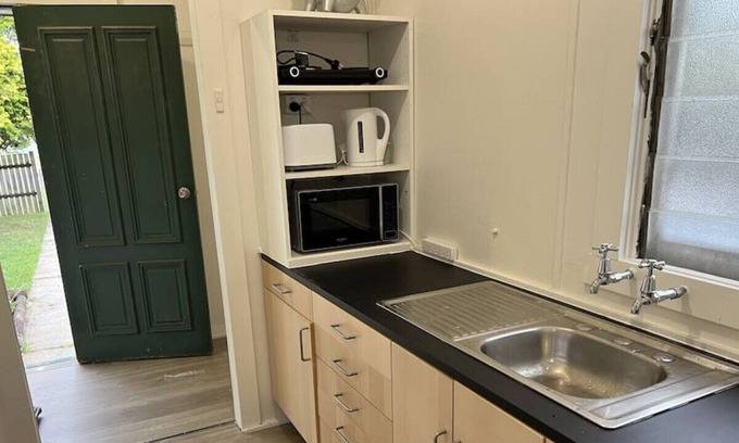 Grafton Casa | Entire two Bedroom Cottage with Massive private yard