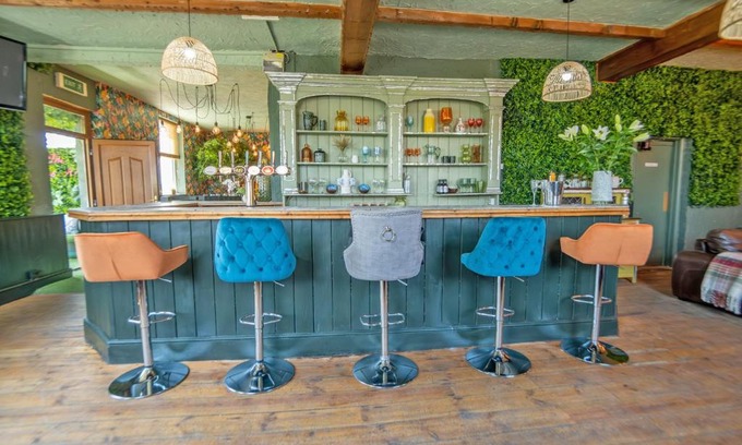 Coelbren Casa | Entire Venue with Accommodation Sleeps up to 19 - Waterfall Country Escape Wales