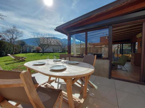 Saint-Jorioz Apartamento | Entre lac et montagne, côté calme, spacieux 3 pièces avec grand jardin