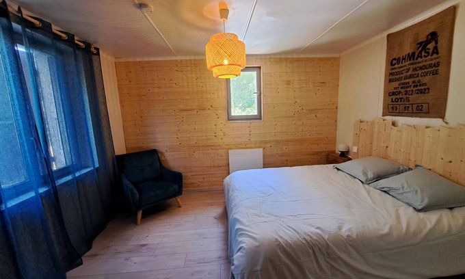 Pontaix Casa | Envie de nature-Family home on garden level.