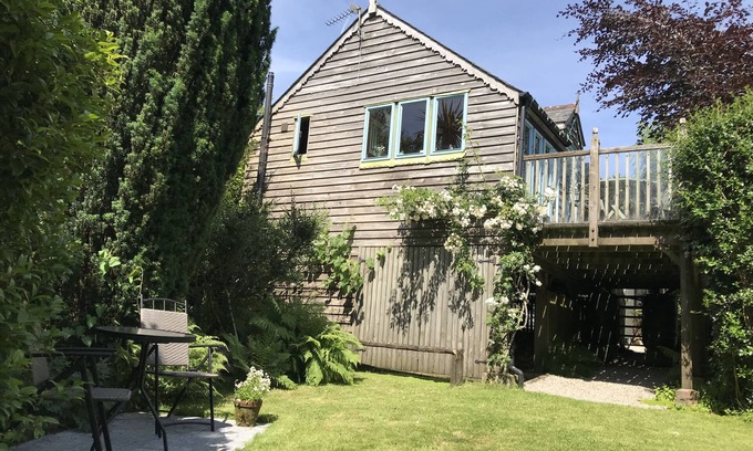 Porkellis Cabina | Enys barco - let vacaciones única y peculiar en el corazón de Cornwall rural