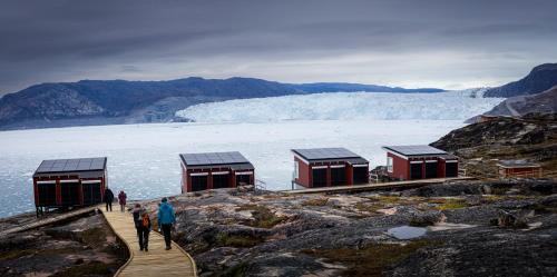 Sermersooq Hotel | Eqi Glacier Lodge - World of Greenland - 5 hours boat trip from Ilulissat & full board included