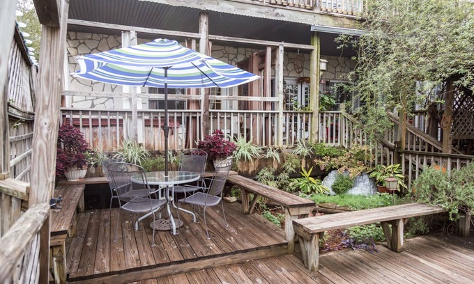 Canyon Lake Cama Y Desayuno | Equinox Inn at Canyon Lake