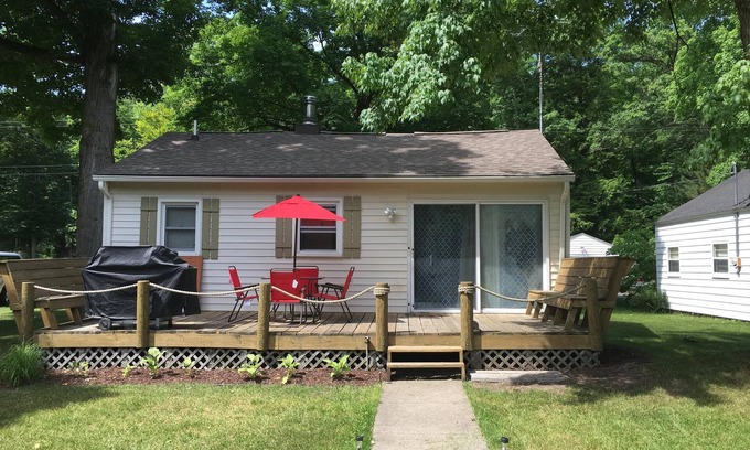 Newaygo Cabaña | La fuga de Logan Cottage en Muskegon río