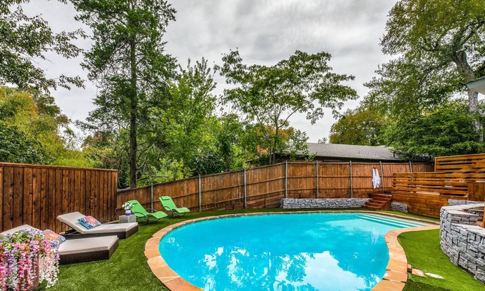 White Rock Hills Casa | Escape to a Private Oasis-near Downtown and White Rock Lake