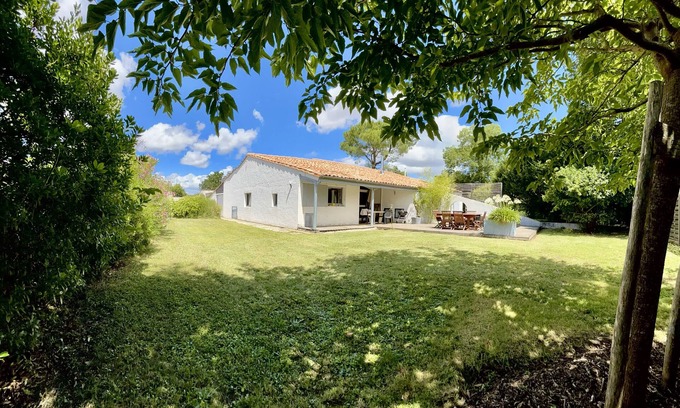 Saujon Apartamento | Escapada en Villa en Saujon – 170 m², Jardín, Cerca de Playas y Viñedos, Ideal para 9 Personas