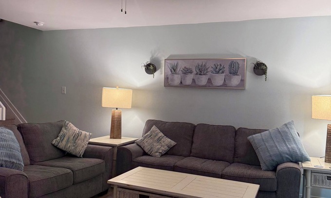 Stone Harbor Condominio | Escape to heaven in Stone Harbor ! 3 br 2 full bath condo with POOL washer dryer