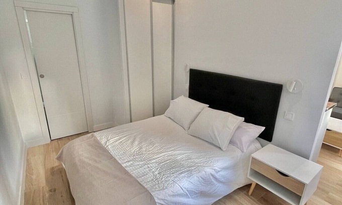 Hortaleza Apartamento | Escapa a Madrid: Moderno y acogedor Estudio cerca de IFEMA