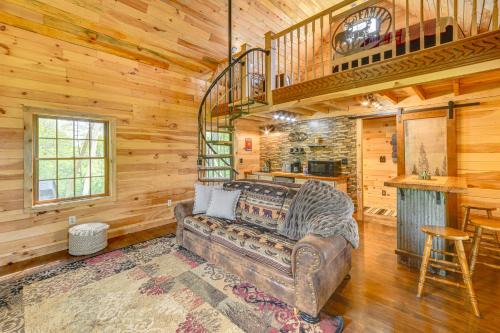 German Casa | Escape to Nature Secluded McDonough Cabin!