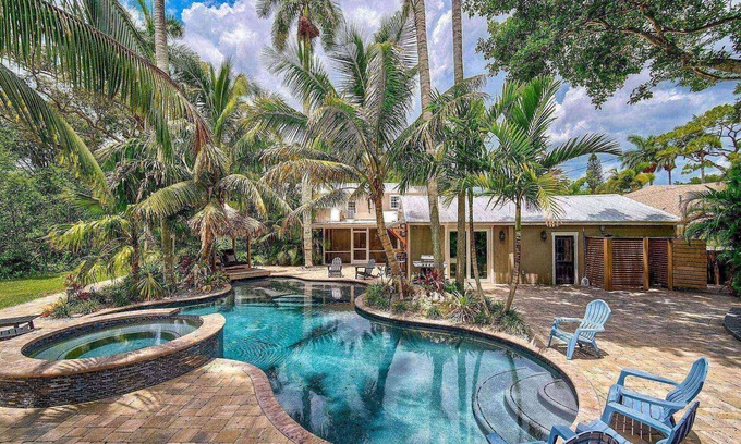 River District Casa | Escape to Villa Manteago: Resort-Style Estate with Pool, Spa, and Game Room, Minutes from Bradenton!