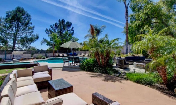 North Broadway Casa | Escondido retiro familiar con piscina!