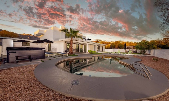 Tucson Casa | Estate / 7 BR & 5 BA / Home & Guesthouse / 2 Pools