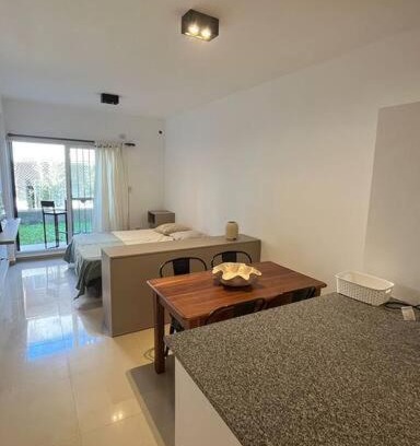 Yerba Buena Apartamento | Estudio completamente equipado cerca de Av. Perón