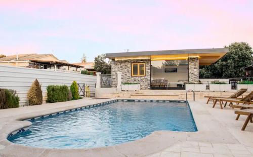 Nuevo Baztan Casa | Estudio Moderno Piscina Barbacoa Parejas Amigos Gym Sauna