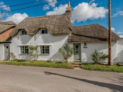 East Woodyates Casa | Eton Cottage