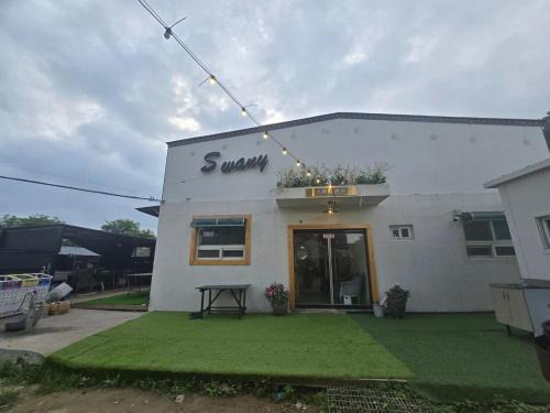 Eulwang-ri Casa | Eulwangri Suwanee Pension