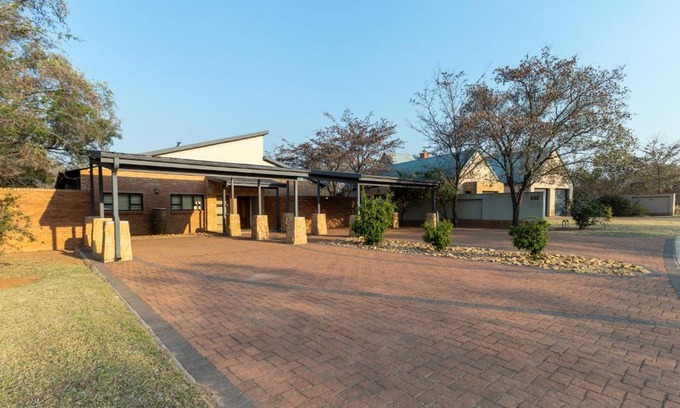 Mookgopong Casa | Euphoria Golfers letting House 405 Euphoria golf and life style estate