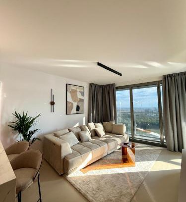 Nivy Apartamento | Eurovea Tower, 27th floor apartment, free parking
