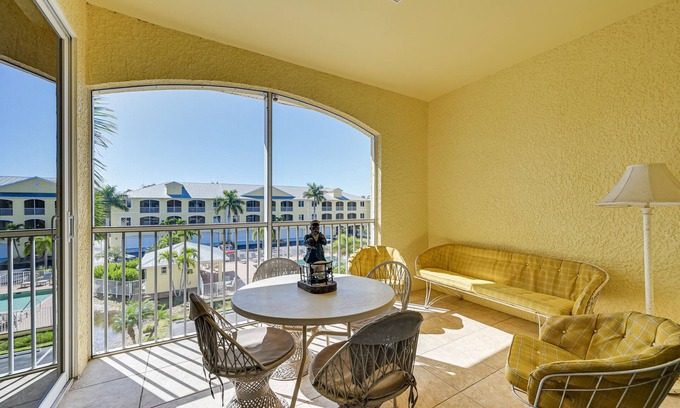 Everglades City Condominio | Everglades City Condo w/ Porch: Steps to Water!