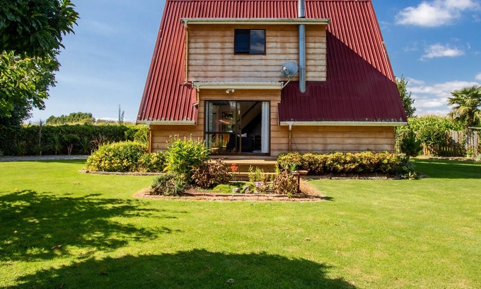Motueka Casa | EVERGREEN COTTAGE - MOTUEKA HOLIDAY HOME, family friendly in Motueka