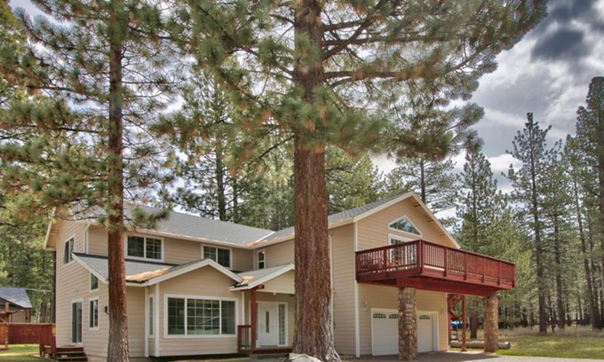 Bijou Park Acres Casa | Excelente ubicación en la ciudad, capacidad para 12 personas, nueva bañera de hidromasaje, mesa de billar