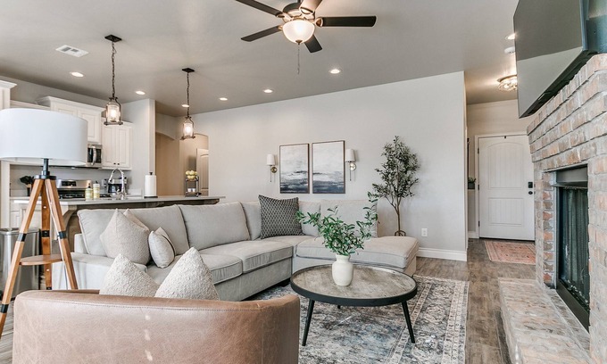 Yukon Casa | Excellent new home in wonderful neighborhood