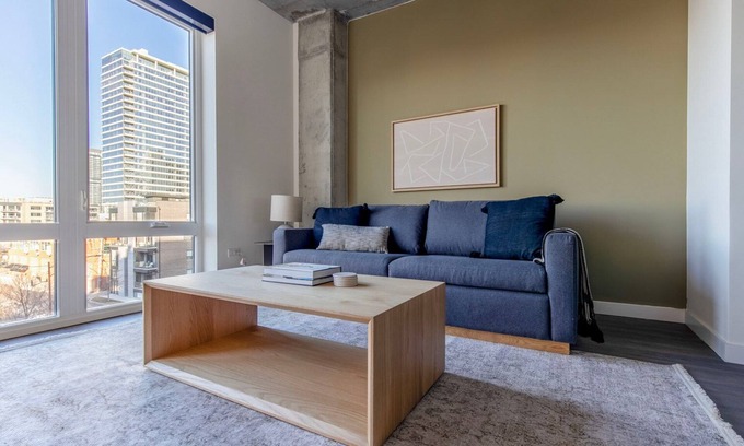 Killgubbin Apartamento | Excellent River North 1BR w/ Sky Terrace & Yoga Studio, by Blueground