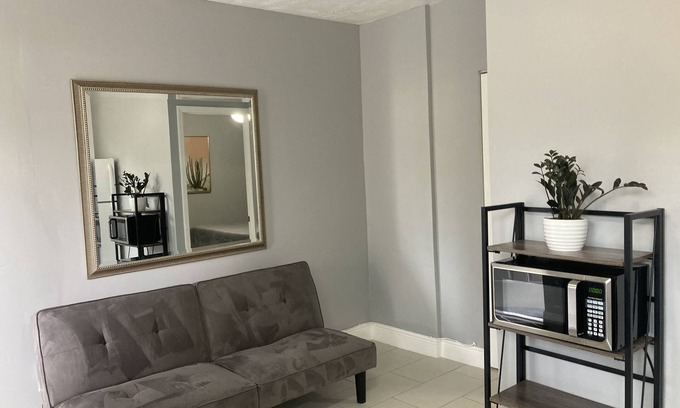 Pembroke Pines Apartamento | Excellent Studio Centraly Located