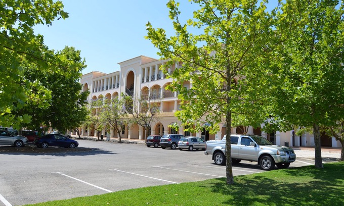 Vilamoura Apartamento | EXCELENTE T3, CERCA DE LA PLAYA Y VILAMOURA MARINA CON PISCINA Y JARDÍN