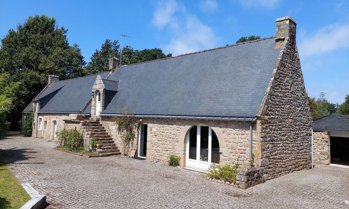 Saint-Philibert Casa | Exceptional longère in landscaped garden, with swimming pool and jacuzzi