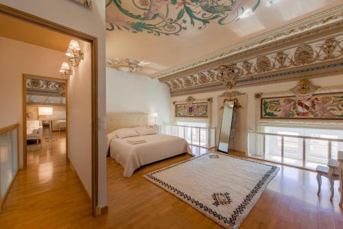 Menton Apartamento | EXCEPTIONNEL ! VENEZ SEJOURNER DANS LES 3 SUITES D'UN AUTHENTIQUE ANCIEN PALACE DE LA "BELLE EPOQUE" de 1874 ! UNIQUE !