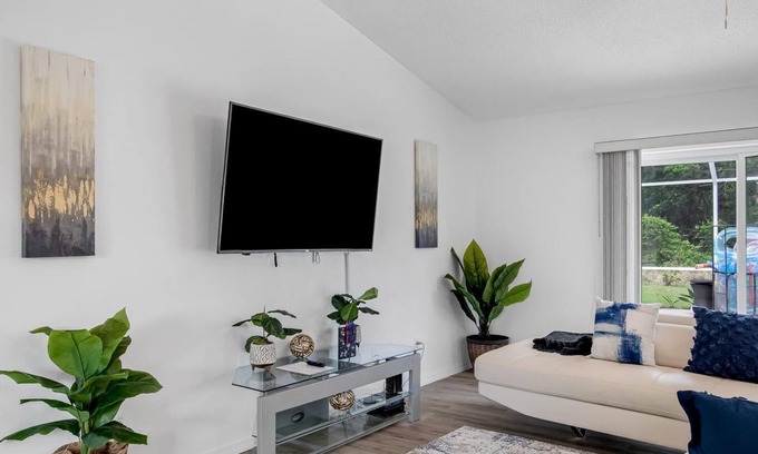 Indian Trails Casa | **EXCLUSIVE 3-bedroom w/heated private pool**