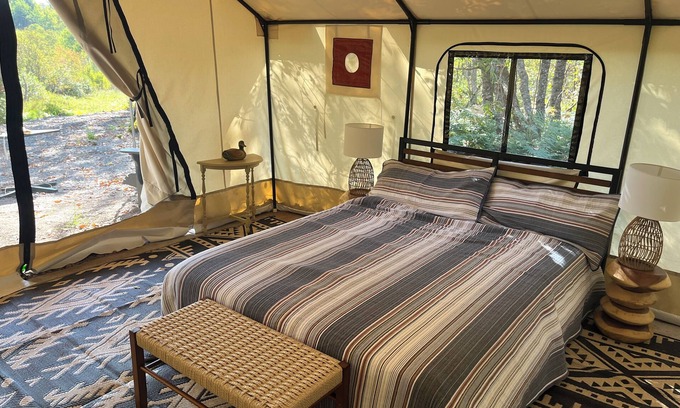 Champion Alquiler De RV | Exclusive Group Glamping Retreat – Entire Campground for Your Private Escape!
