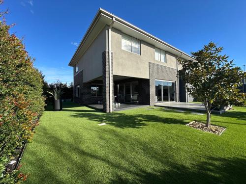 Clyde North Casa | Exclusive Perfectly Big House by My Lodgingfy International
