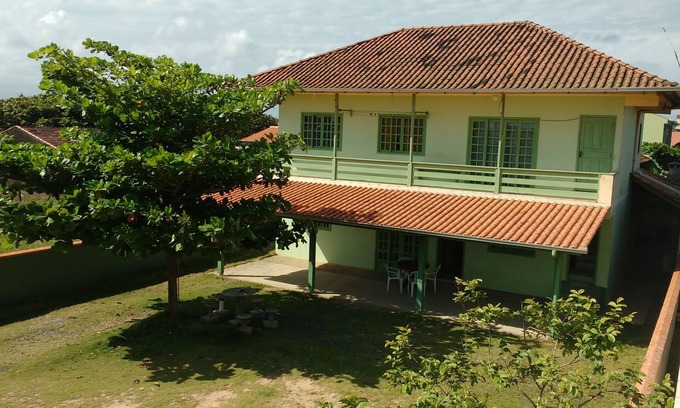 Praia do Ervino Casa | Casa adosada con 2 apartamentos, a 100 metros del mar, tiene capacidad para 10 personas por apartamento cada uno.