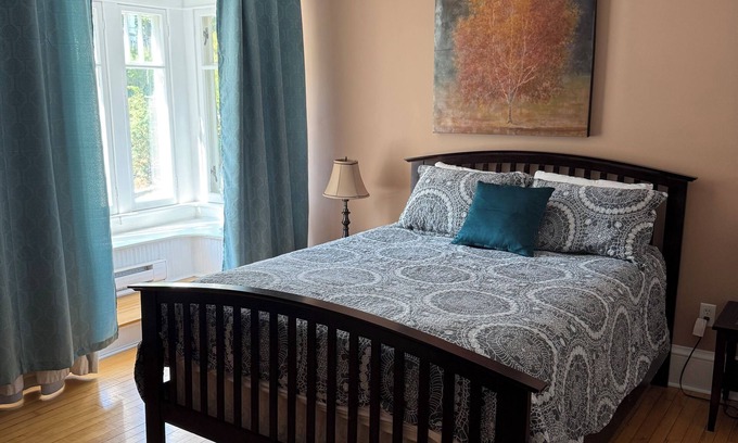 Waterford Valley Apartamento | Executive 2 Bedroom Apartment Downtown St. John's Midstream Manor Unit 10