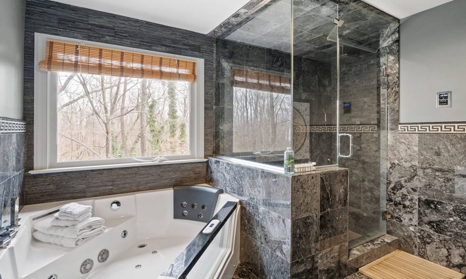 Davis Lake - Eastfield Casa | Executive Home - Versace Designer Kitchen Steam Shower Master Suite